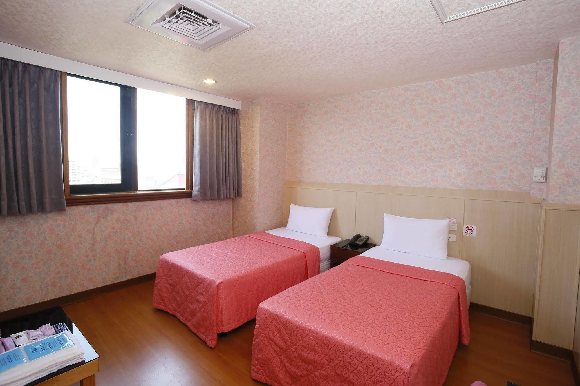 Sunwise Hotel Kaohsiung Exterior foto